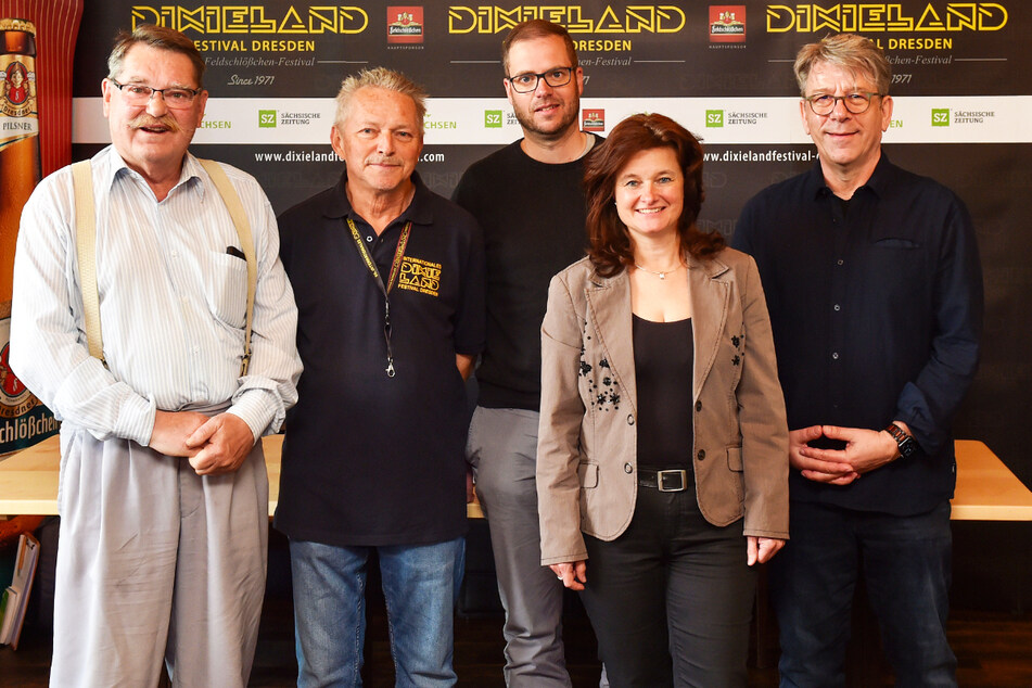 Dieses Team übernimmt 2023 das Festival: Klaus-Georg Eulitz (72), Steffen Kiefer (65), Andreas Urban (44), Jana Großer (49) und Hendrik Meyer (58, v.l.).