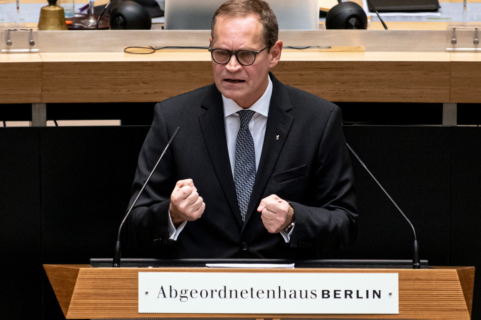 Auch Berlins Regierender Bürgermeister Michael Müller (SPD) will sich über die Versorgung der Corona-Patienten informieren.