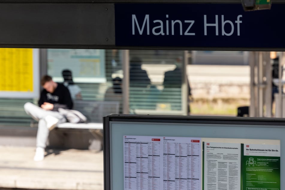 Die Tätergruppe hatte vorgehabt, ihr Opfer gegebenenfalls schon zuvor am Mainzer Hauptbahnhof zu töten. (Archivbild)