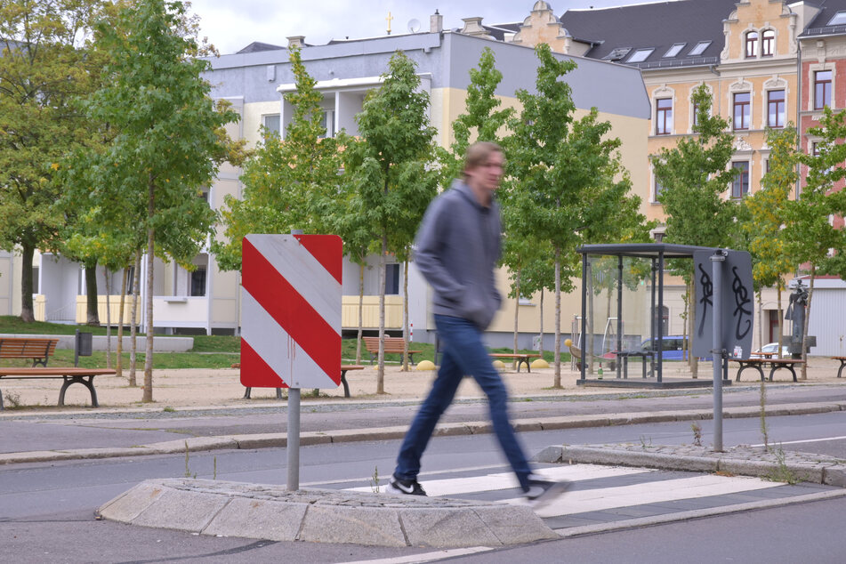 Verkehrsinseln wie hier auf der Zietenstraße geben Fußgängern Sicherheit.