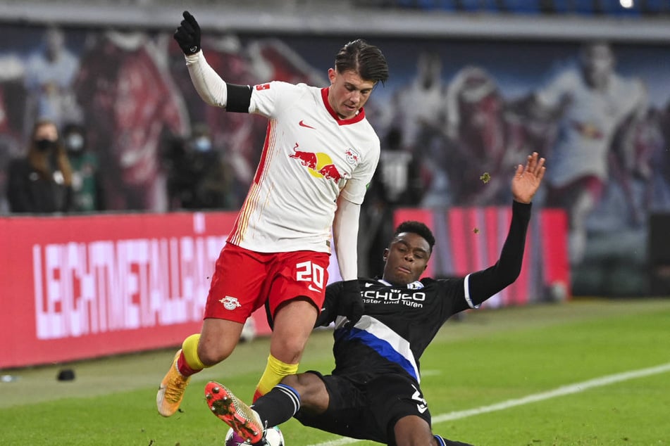 Lazar Samardzic (l.) spielte zwischenzeitlich auch bei RB Leipzig, konnte sich dort aber nicht durchsetzen.