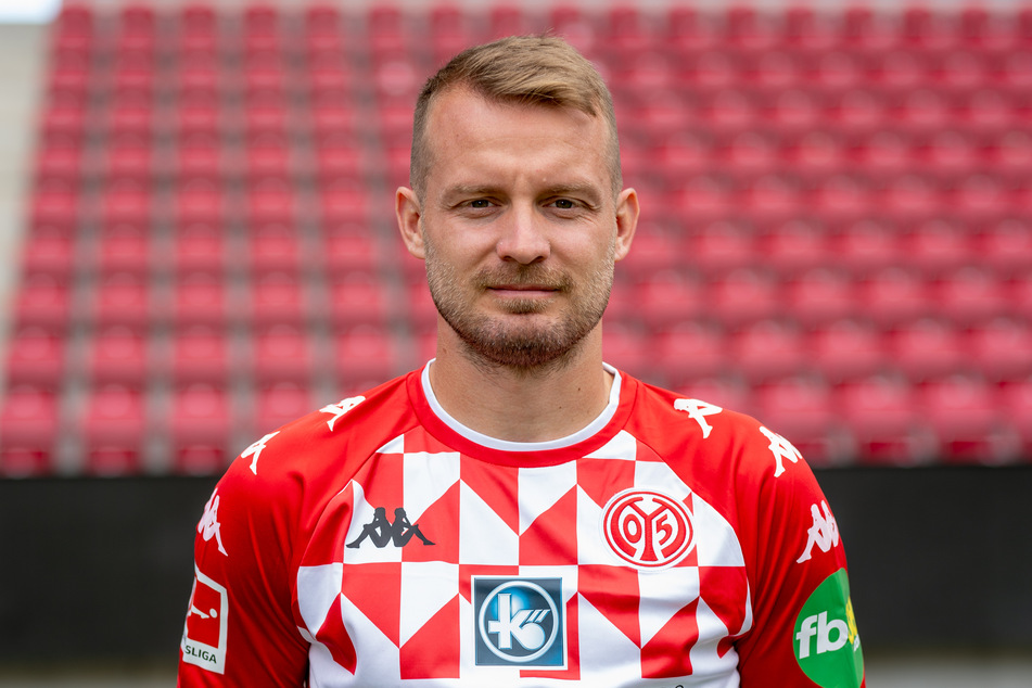 Der Mainzer Daniel Brosinski (34) wechselt zum Karlsruher SC.