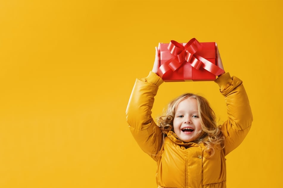 Kleine Kinder zu beschenken, ist nicht schwer mit den folgenden Geschenkideen.