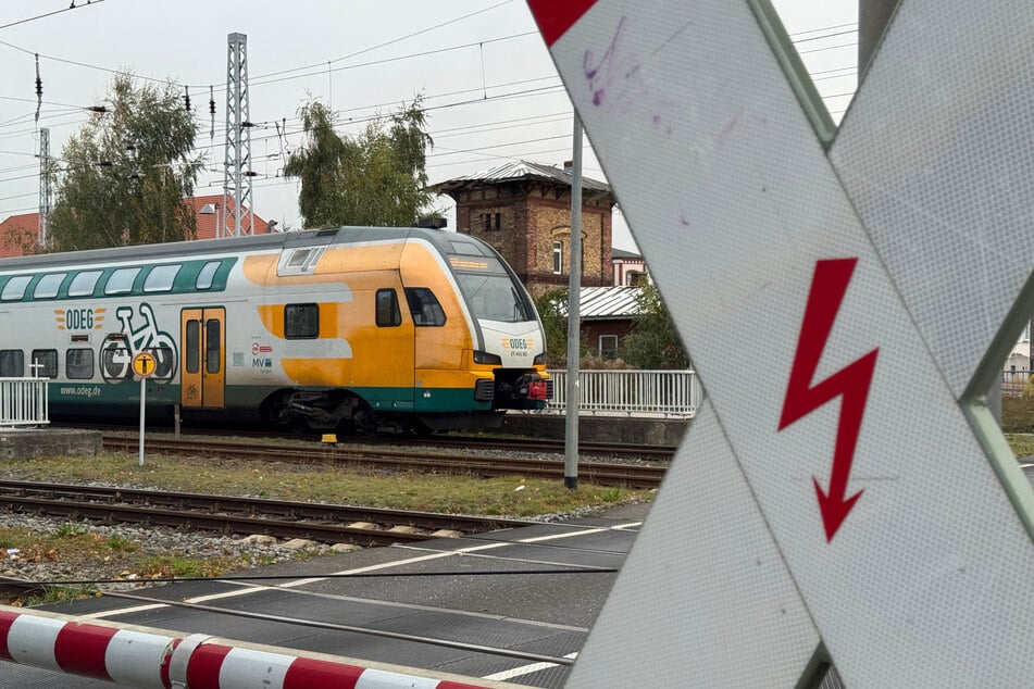 Eine Weltkriegsbombe legt am Mittwoch die Pendlerstrecke bei Fürstenwalde lahm. (Symbolbild)