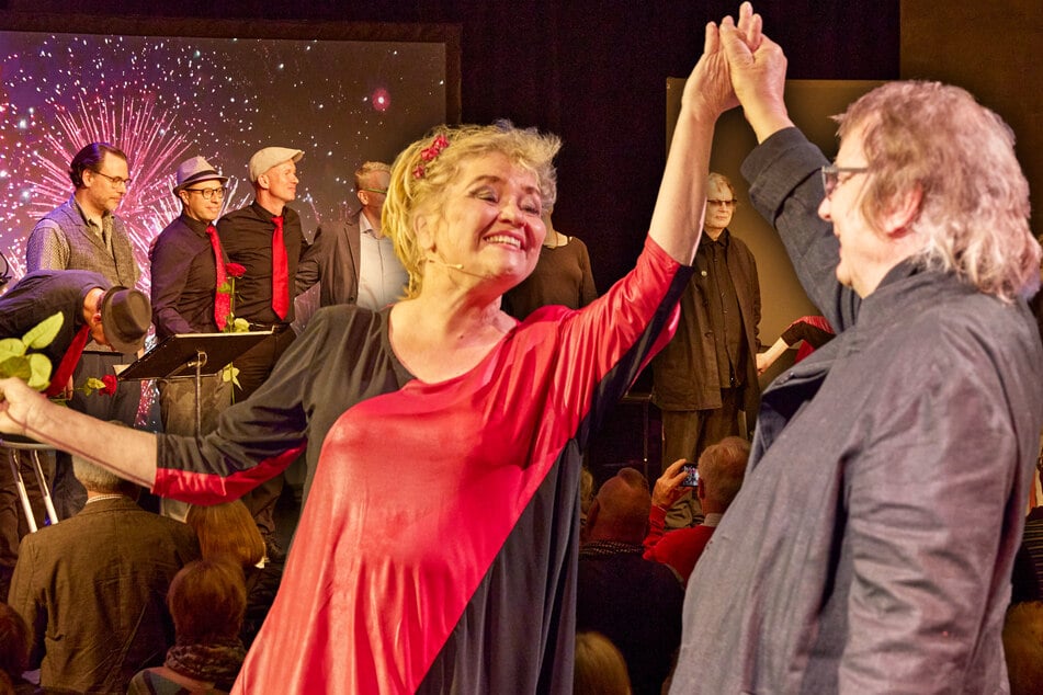 Dresden: Es schallert in der Keule: Kabarett-Legende feiert große Geburtstags-Party