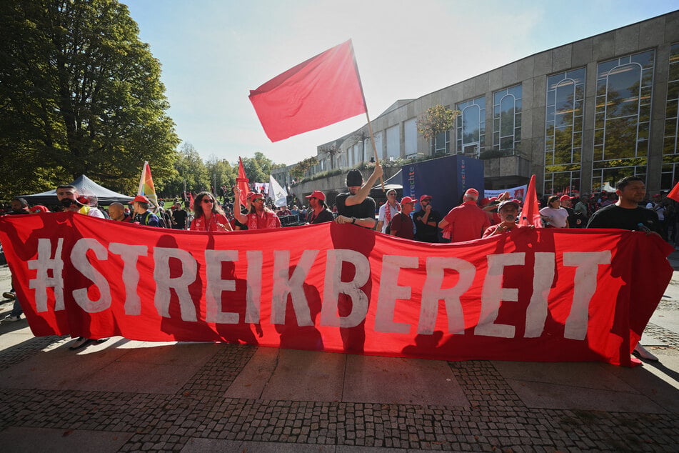 In Nordrhein-Westfalen sind ab Sonntagabend Warnstreiks der IG Metall möglich.