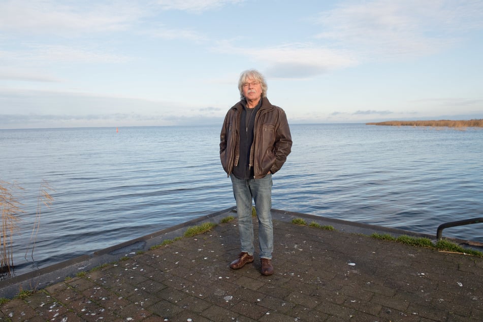 50 Jahre Literaturzentrum Neubrandenburg: Zur Feier des Tages wird Schriftsteller Uwe Saeger (73) etwas zum Besten geben.