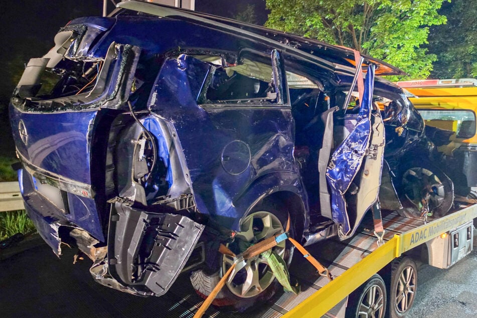 Die Unfallwagen mussten abgeschleppt werden.