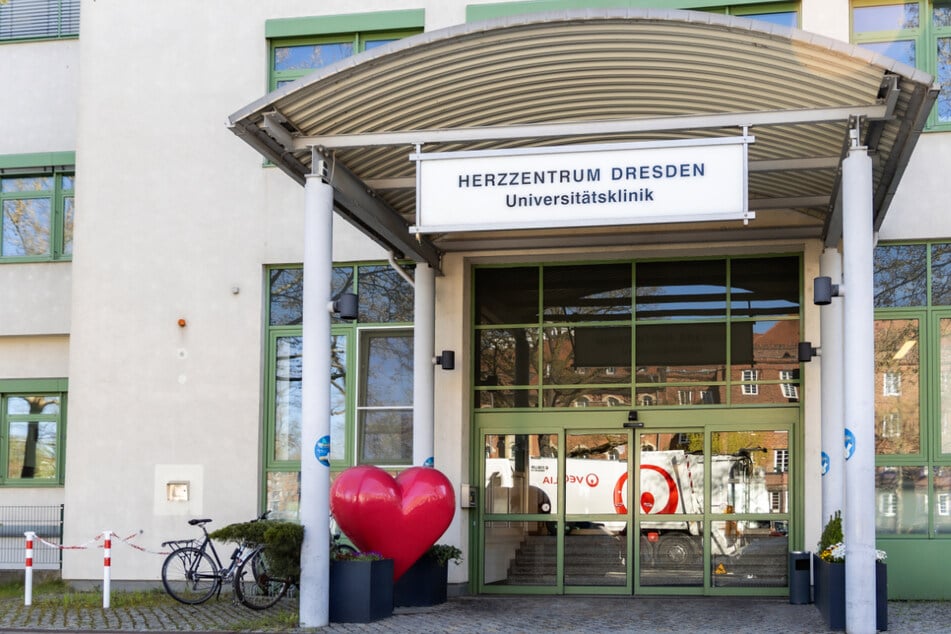 Das Herzzentrum Dresden sucht Mitarbeiter (m/w/d) in der Intensivpflege.