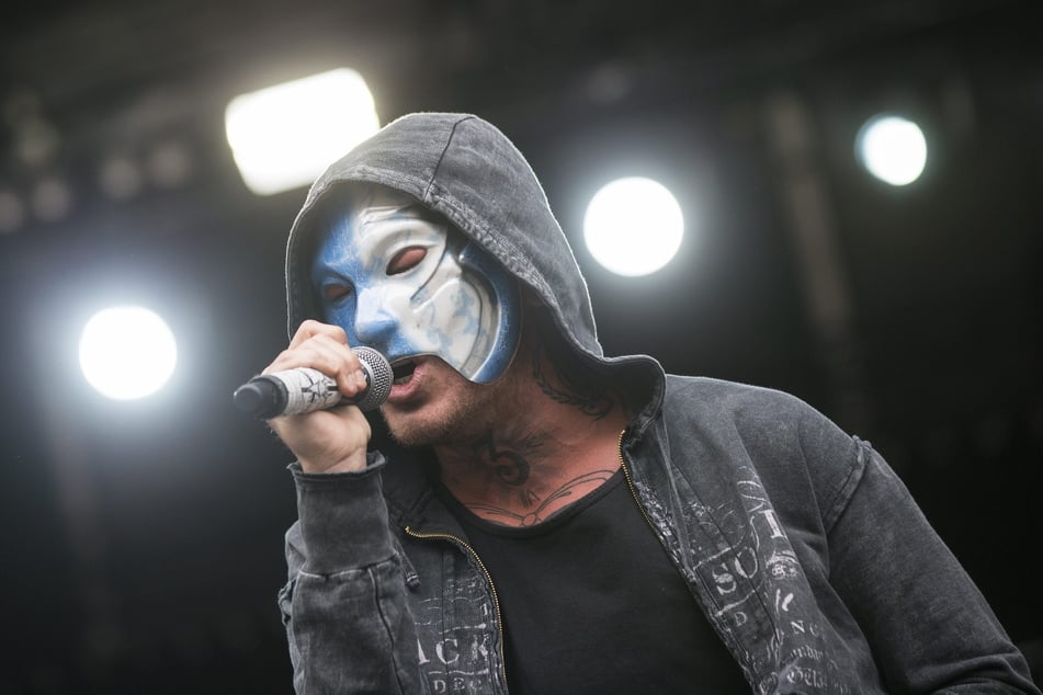 "Johnny 3 Tears" und die anderen Mitglieder von "Hollywood Undead" bringen am Donnerstag das Täubchenthal zum Beben. (Archivbild)