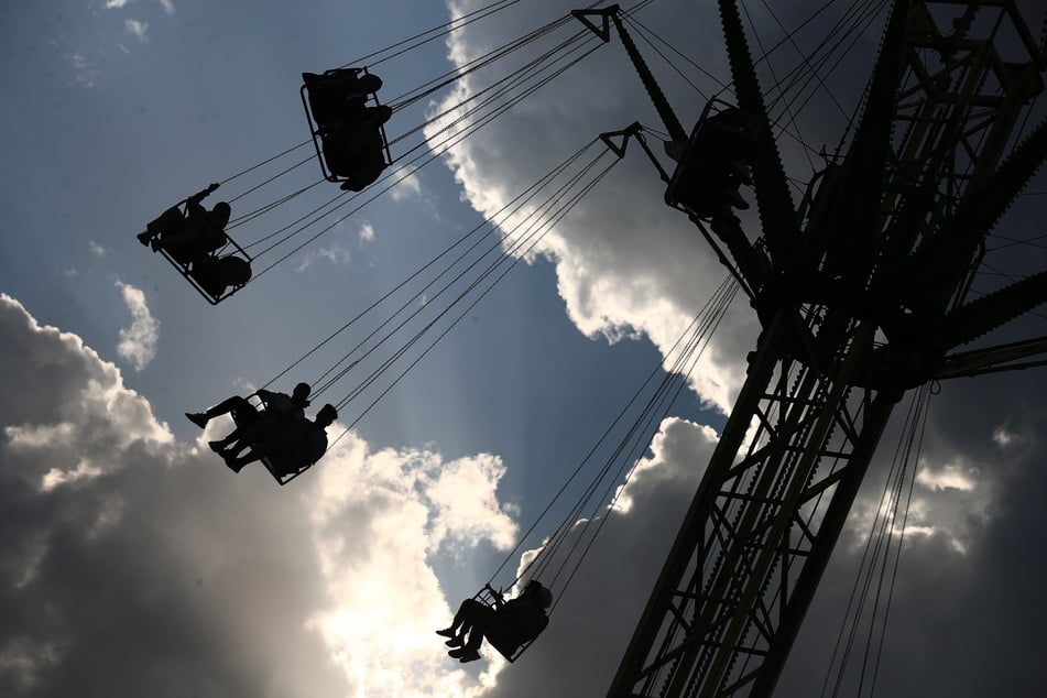 Im "Six Flags Mexiko" mussten Besucher eines Kettenkarussells aufgrund eines Unwetters offenbar minutenlang in über 70 Metern Höhe ausharren. (Archivfoto)