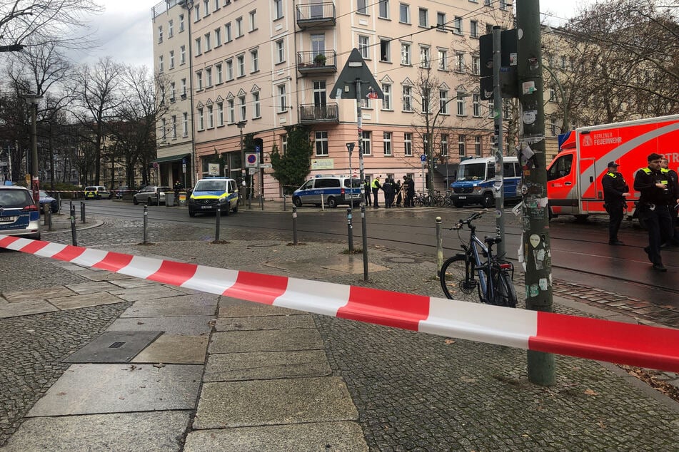 Spezialkräfte der Polizei stürmten die Wohnung des Schützen und nahmen den Mann fest.