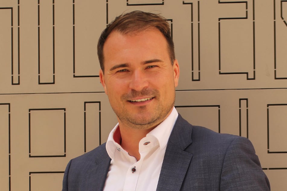 Philipp Preißler (40, parteilos) setzte sich im Oktober bei der Stichwahl mit 45,96 Prozent durch. Das Oberbürgermeister-Amt kann er jedoch noch immer nicht antreten.