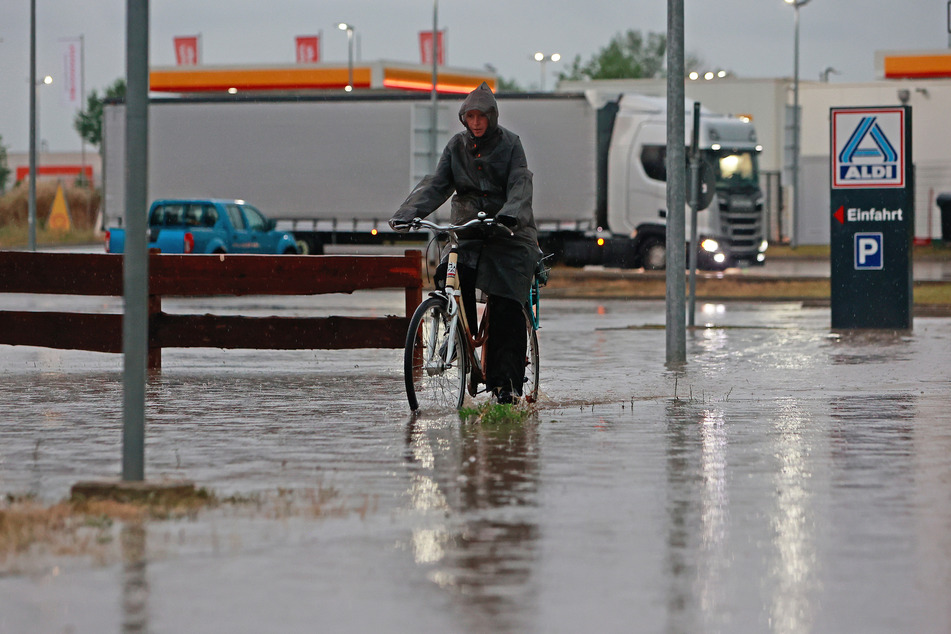 Überflutungen durch Unwetter und Starkregen gab es diesen Sommer schon vielerorts in Deutschland.