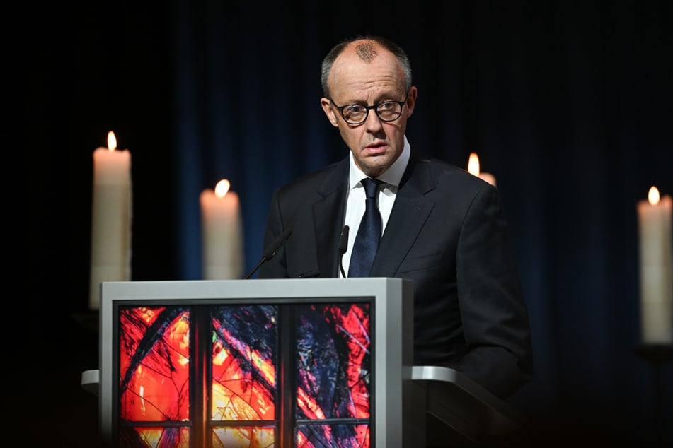 Zum Gedenken sprach Bundeskanzler Friedrich Merz (70, CDU) vor den Betroffenen und Trauernden.