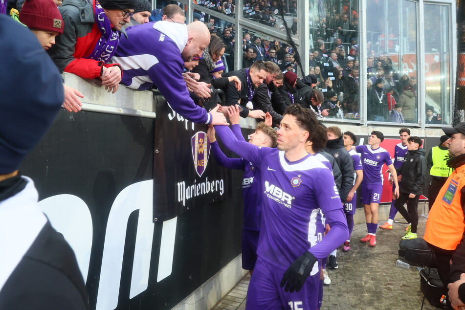 Endlich mal wieder mit den Fans feiern! Das ist das Ziel von FCE-Stürmer Marcel Bär (32).