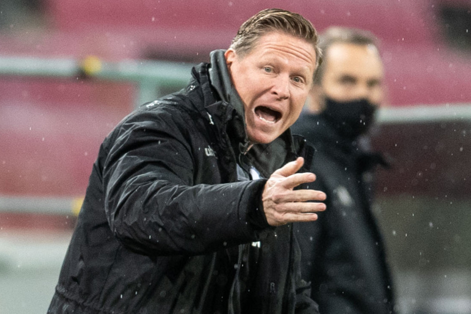 Markus Gisdol (51) steht vor dem Spiel gegen Hertha BSC heftig unter Druck.