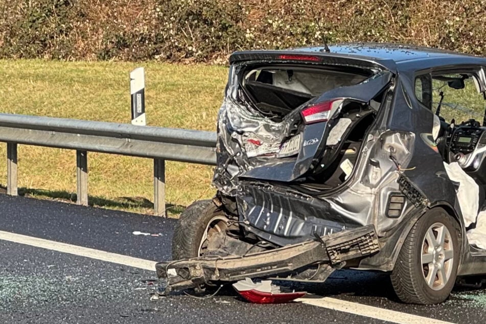Unfall A25: Schwerer Unfall auf der A25: Rettungshubschrauber im Einsatz