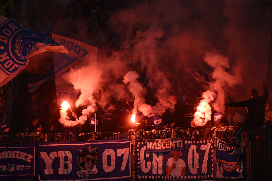 Die aktive Fanszene der TSG 1899 Hoffenheim steht mit dem eigenen Verein auf Kriegsfuß.