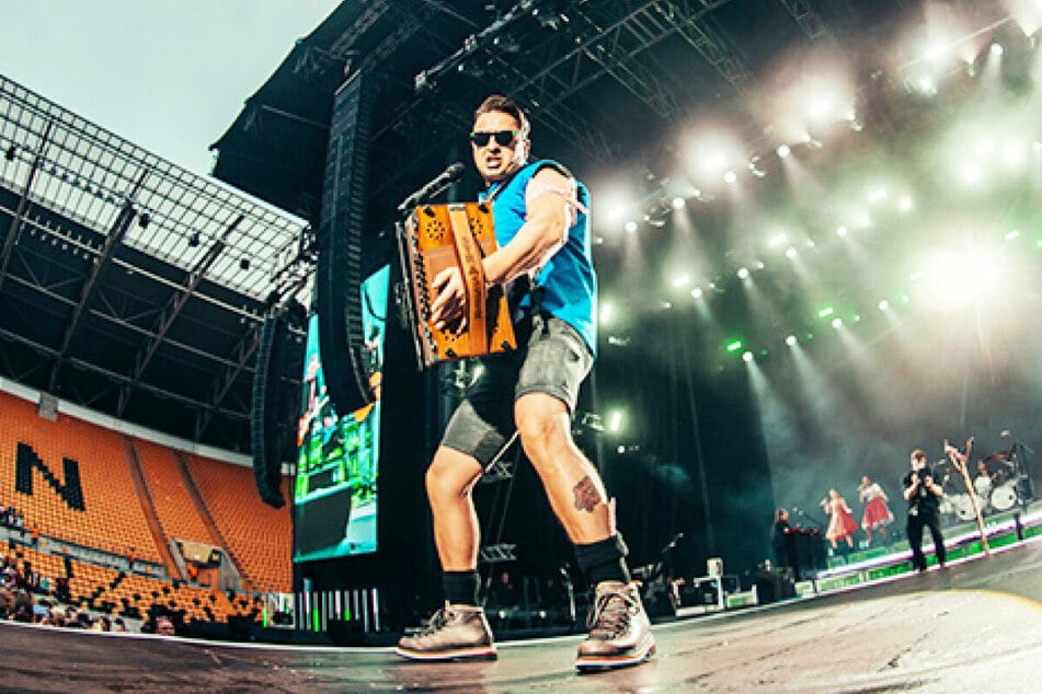 Andreas Gabalier begeistert mit neuer Tour "EIN HULAPALU AUF UNS".