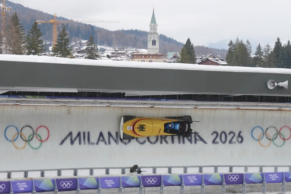Erst die Arbeit, dann das Vergnügen: Athletinnen und Athleten können nach langen Wettkampftagen endlich wieder geschützt durch die Betten im Olympischen Dorf hüpfen.