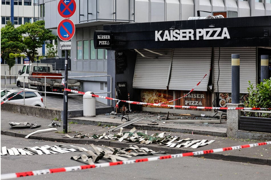 Ein Restaurant in der Offenbacher Kaiserleistraße wurde durch eine Detonation am frühen Donnerstagmorgen beschädigt.