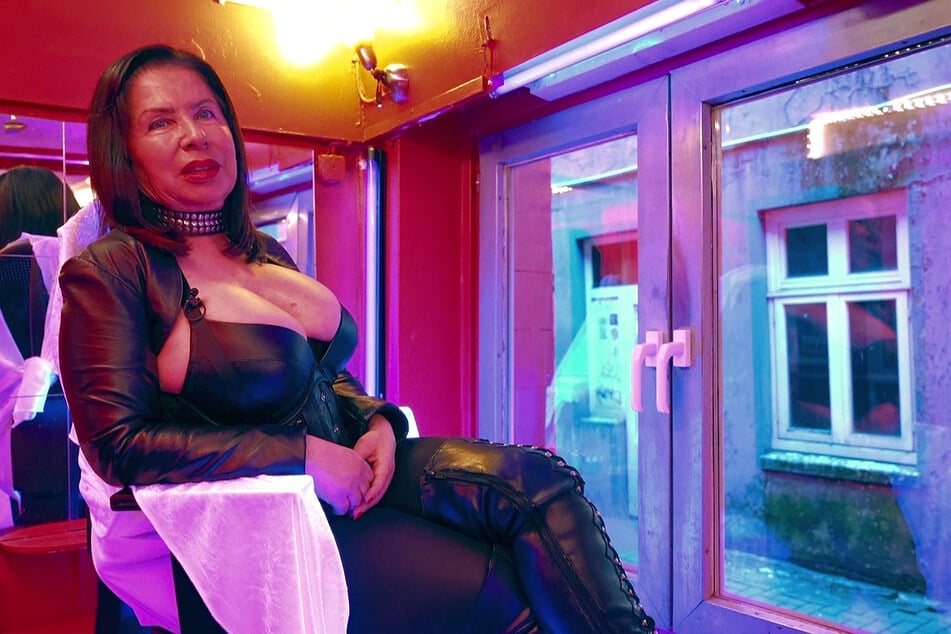 Kämpft um jeden Kunden: Domina Manuela (61).