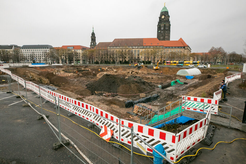 Im Gebiet um das Rathaus und das neue Verwaltungszentrum soll mit Fördergeldern für mehr Grün gesorgt und so das Stadtklima verbessert werden.