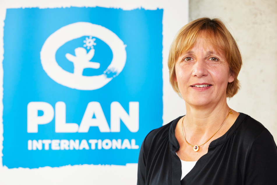 Maike Röttger, Geschäftsführerin von Plan International, fordert eine weltweit gerechte Verteilung von Impfstoffen.