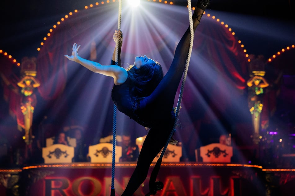 Pauls Tochter Lili Paul-Roncalli (28) steht ebenfalls im Zirkus auf der Bühne und soll in Zukunft in die Fußstapfen ihres Vaters treten.