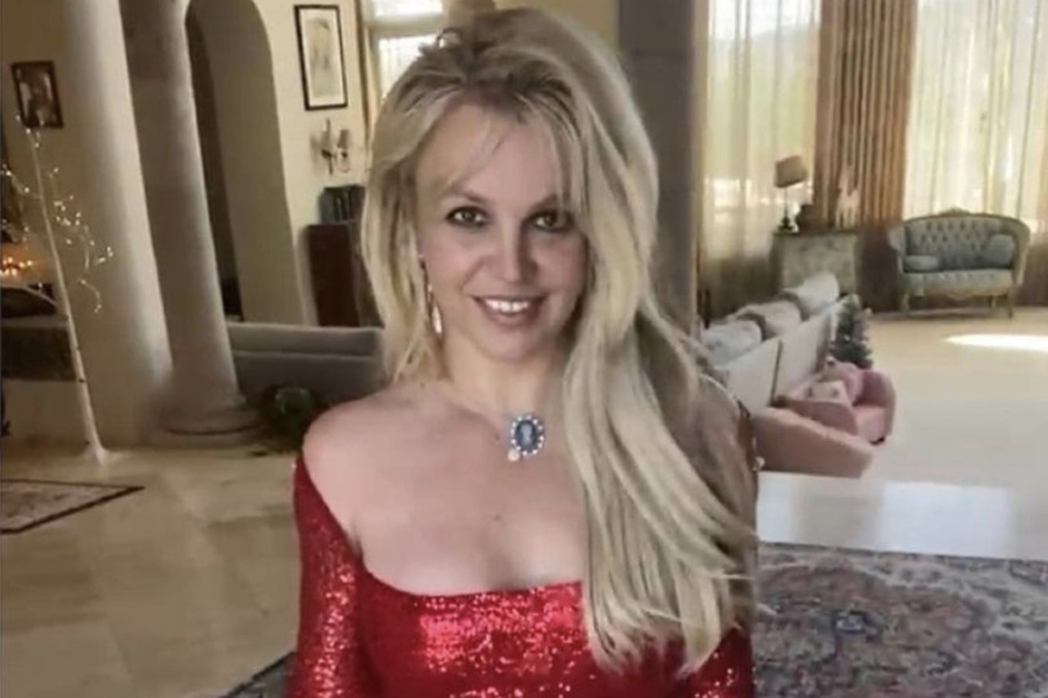 On Monday, Britney Spears announced in a now-deleted Instagram post that she is writing her own memoir and also took the opportunity to slam her ex-boyfriend, Justin Timberlake.
