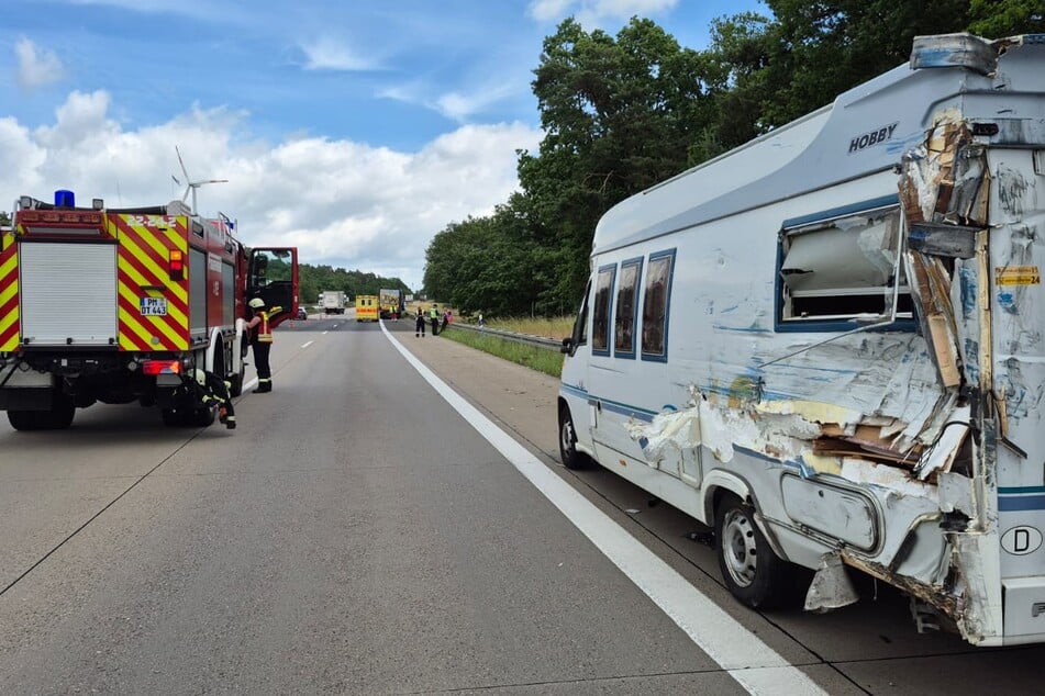 Das Wohnmobil stand zum Unfallzeitpunkt auf dem Standstreifen.