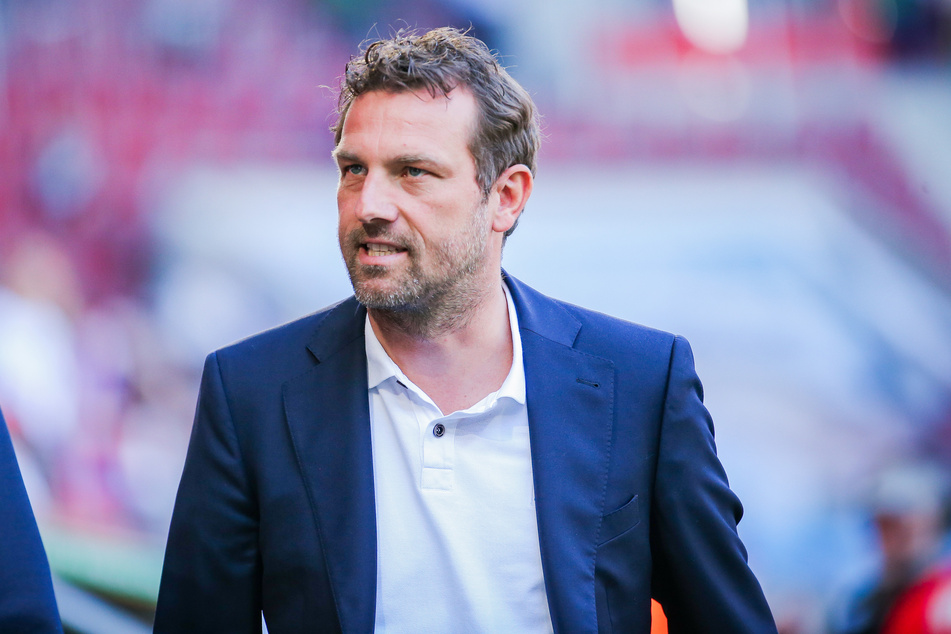 Ein alter Bekannter! Markus Weinzierl (46) soll den FC Augsburg vor dem Abstieg aus der Bundesliga retten - und wieder nach oben führen.
