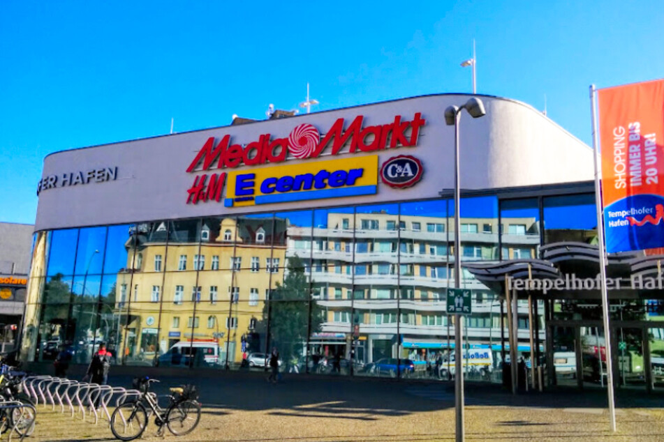 MediaMarkt Berlin-Tempelhof - Tempelhofer Damm 227.