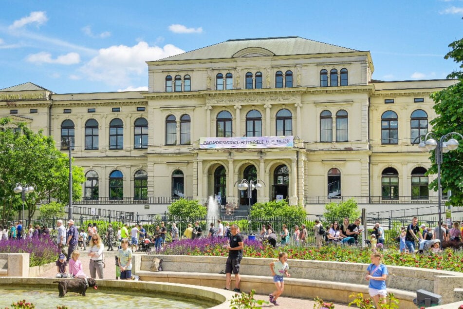 Das Gesellschaftshaus des Frankfurter Zoos: Der Zoologische Garten der Mainmetropole wurde 1858 eröffnet und ist damit der zweitälteste Zoo Deutschlands.