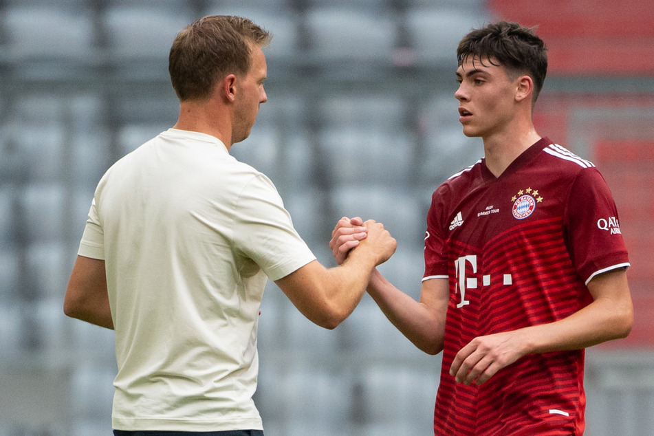 Für den FC Bayern München durfte Eintracht-Juwel Marcel Wenig (19, r.) unter dem damaligen Coach Julian Nagelsmann (35) bei einem Testspiel bereits Profi-Luft schnuppern.
