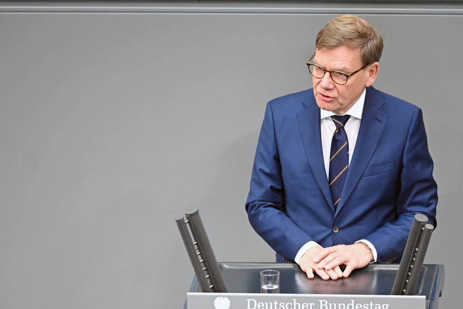 Für Johann Wadephul (62), den deutschen Außenminister, ist ein Waffenstillstand oberstes Gebot.