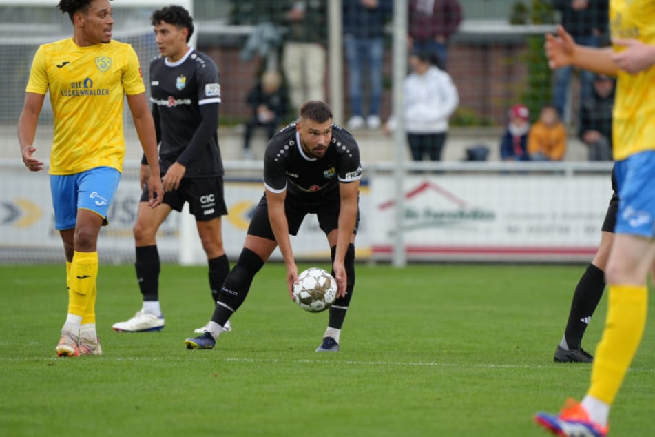 Routinier Niclas Erlbeck rückte für den verletzten CFC-Kapitän Tobias Müller ins zentrale Mittelfeld.