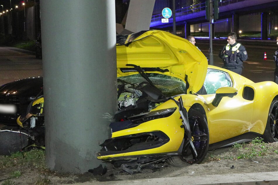 Schaden im sechsstelligen Bereich: Ferrari nach Crash nur noch ein Wrack