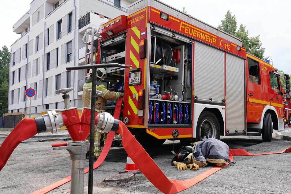 An dem Einsatz waren rund 50 Einsatzkräfte aus den Feuer- und Rettungswachen aus Übigau, Löbtau und Altstadt, der Rettungsdienst, die Stadtteilfeuerwehr Gorbitz und der U- und B-Dienst beteiligt.