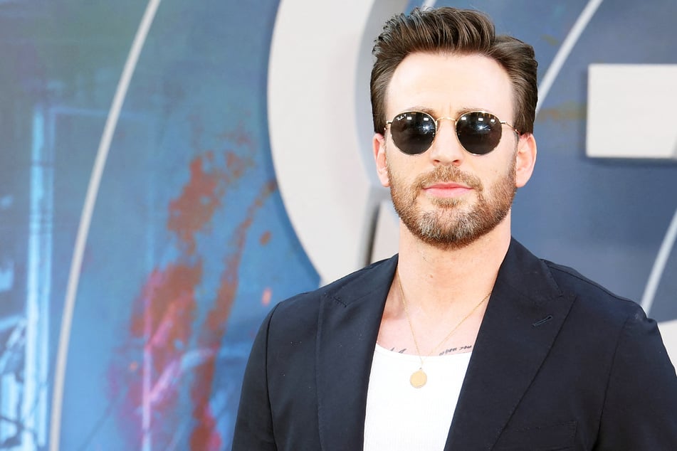 Chris Evans reportedly has been keeping a romantic flame on the DL.