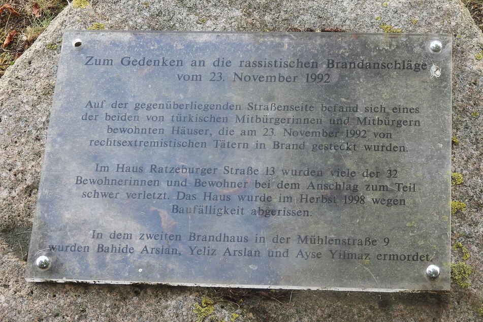 Die Betroffenen des Anschlags beklagen, dass die Stadt sie nicht in Gedenkveranstaltungen mit eingebunden hat.