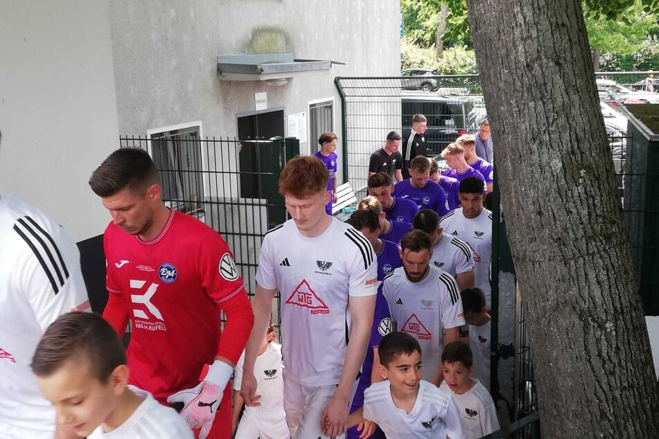 Vor dem Anpfiff herrschte bei den Spielern volle Konzentration.
