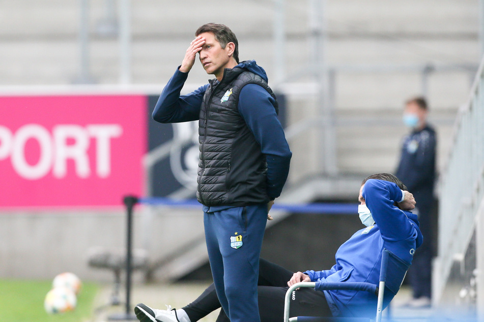 Greift sich an den Kopf: CFC-Coach Patrick Glöckner.