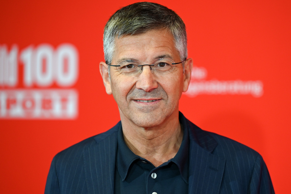 Der FC Bayern München plant laut Präsident Herbert Hainer (66) keine kostspieligen Neuzugänge mehr für die neue Saison ein.
