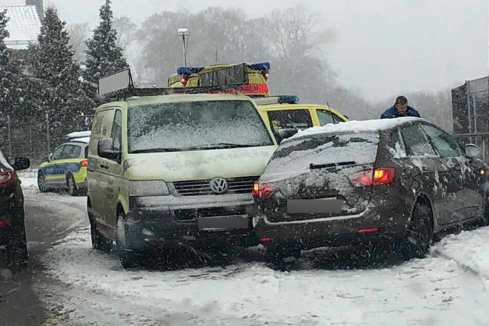 Eine Person wurde durch den Zusammenprall leicht verletzt.