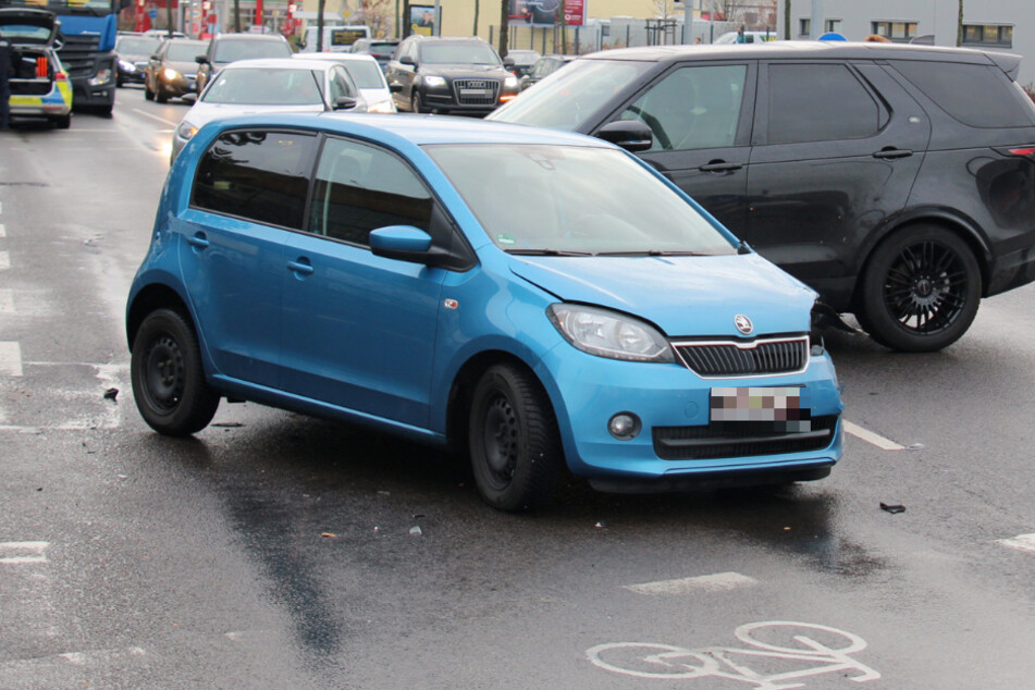 Autos krachen ineinander: Unfall auf Leipziger Verkehrsader!