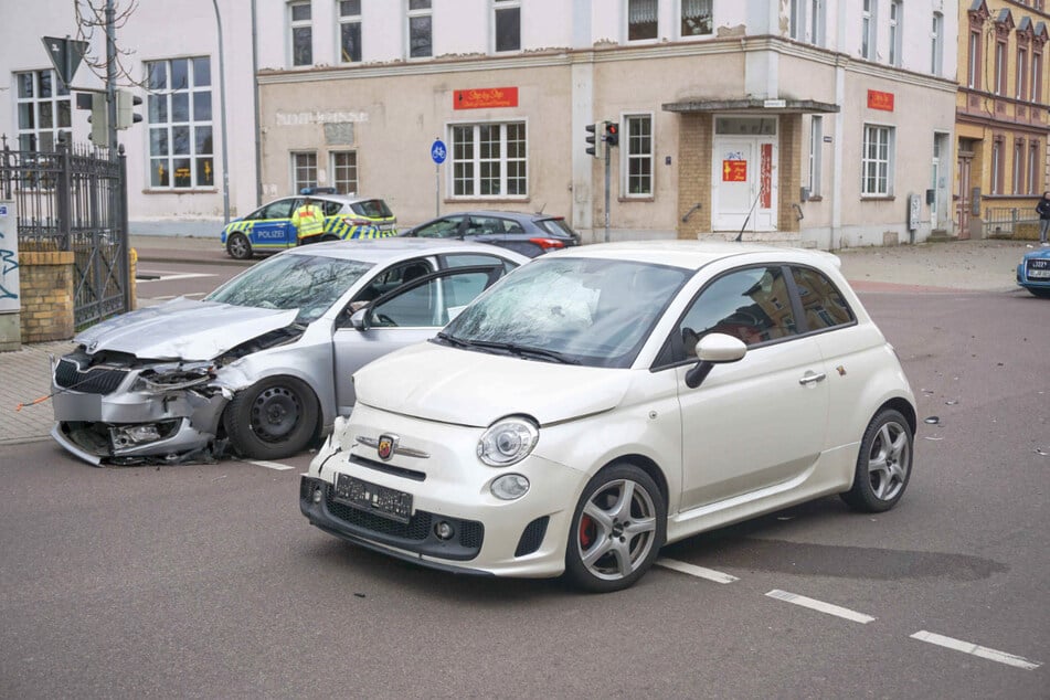 In Köthen ist es am Donnerstag zu einem Unfall zwischen einem Fiat und einem Skoda gekommen.