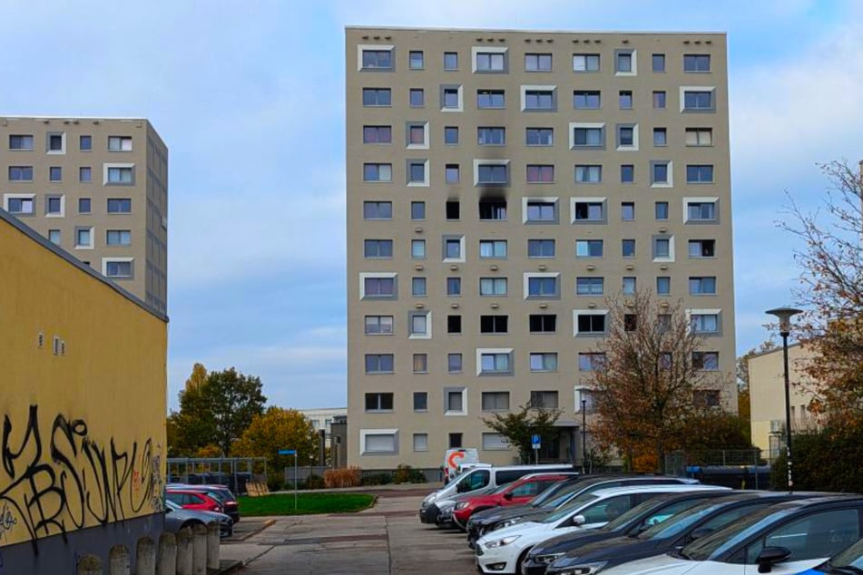 Nackt und schwer verletzt: Bewusstloser Mann mit Kopfwunde gefunden