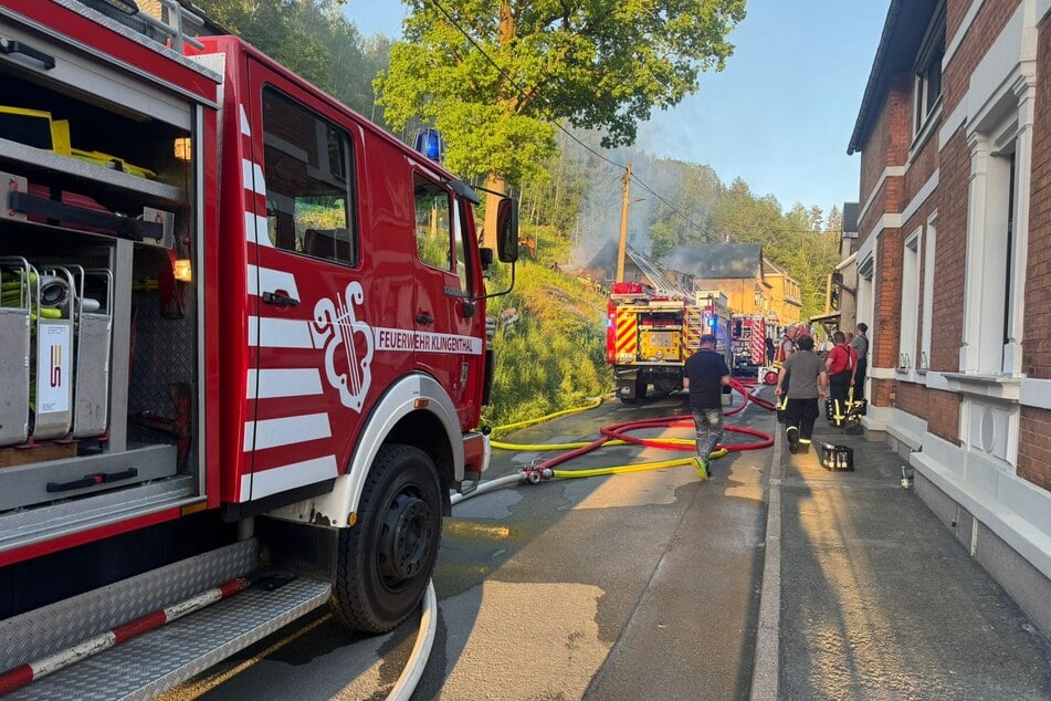 Insgesamt 50 Feuerwehrleute rückten am Dienstag zum Brand aus.